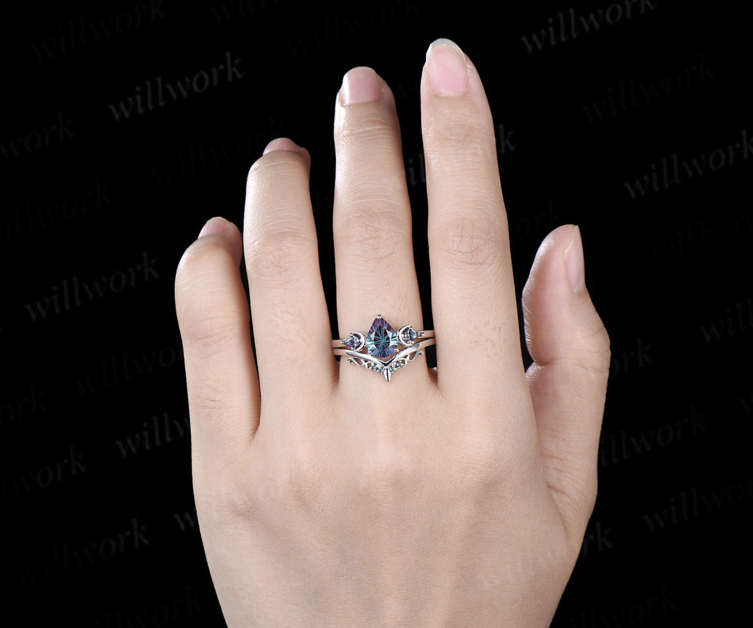 Pear shape firworks cut alexandrite ring set kite cut alexandrite art deco moon ring matching curved band vintage bridal set