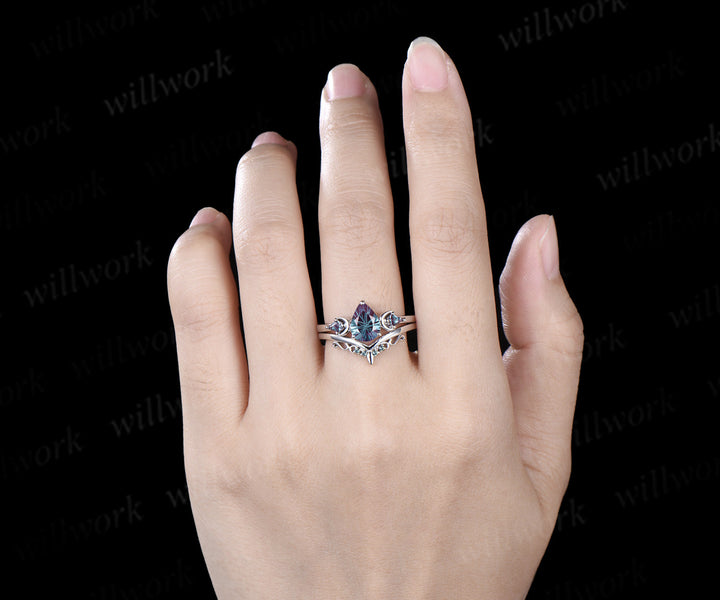 Pear shape firworks cut alexandrite ring set kite cut alexandrite art deco moon ring matching curved band vintage bridal set