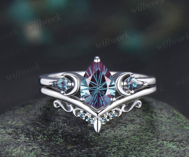 Pear shape firworks cut alexandrite ring set kite cut alexandrite art deco moon ring matching curved band vintage bridal set