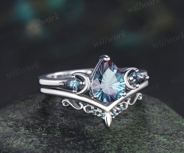 Pear shape firworks cut alexandrite ring set kite cut alexandrite art deco moon ring matching curved band vintage bridal set