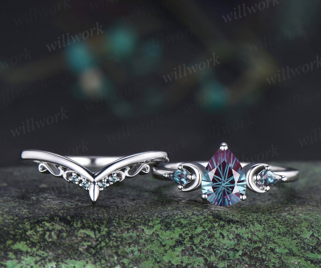 Pear shape firworks cut alexandrite ring set kite cut alexandrite art deco moon ring matching curved band vintage bridal set