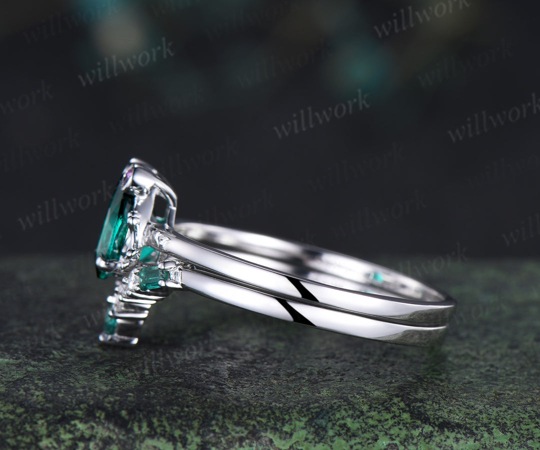 Unique pear emerald engagement ring set frog animal inspired wedding ring baguette emerald moissanite wedding band bridal set