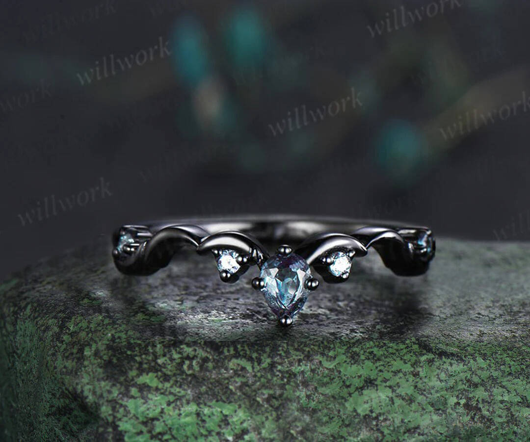 Gothic Black Moon Star Pear Shaped Alexandrite Engagement Ring 14k Black Gold Twig Leaf Vine Alexandrite Wedding Ring Set Anniversary Gift