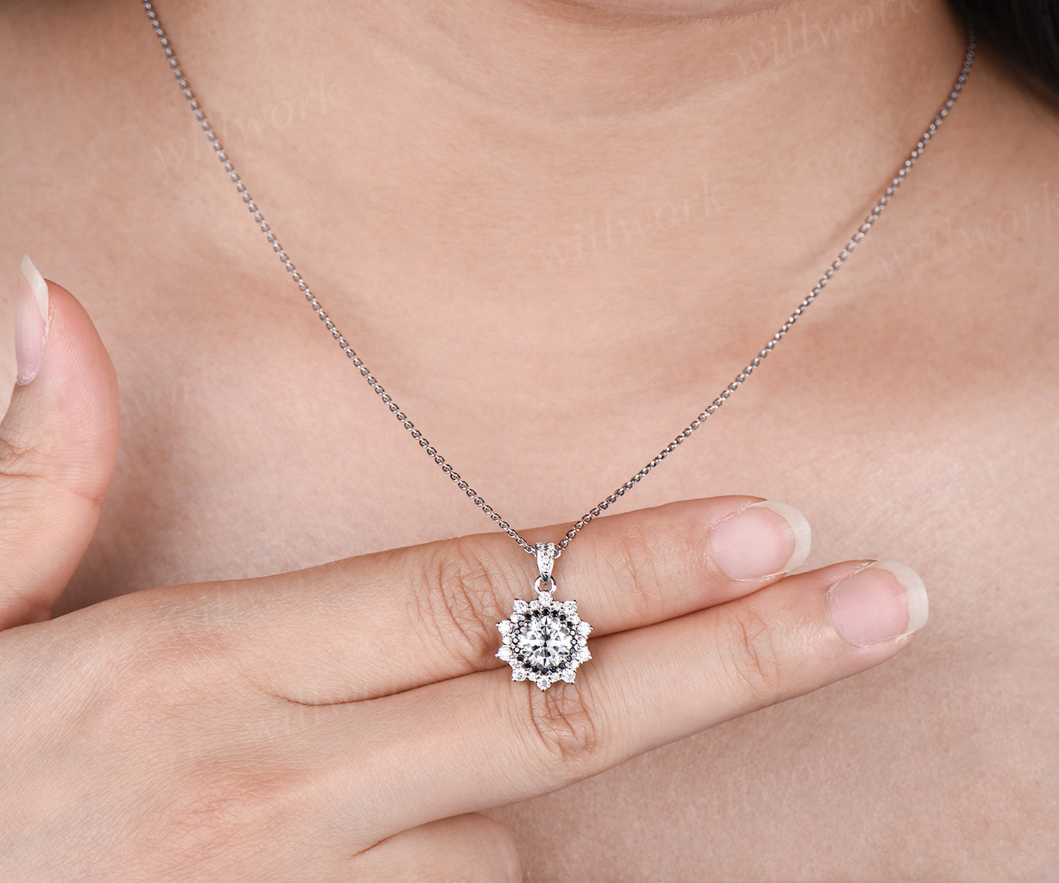 Moissanite Necklace in White Gold | KLENOTA
