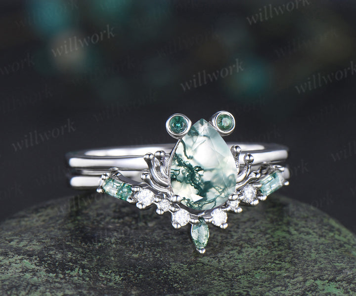 Unique moss agate engagement ring set Frog animal inspired green agate wedding set women pear shaped bridal set anniversary ring for girl