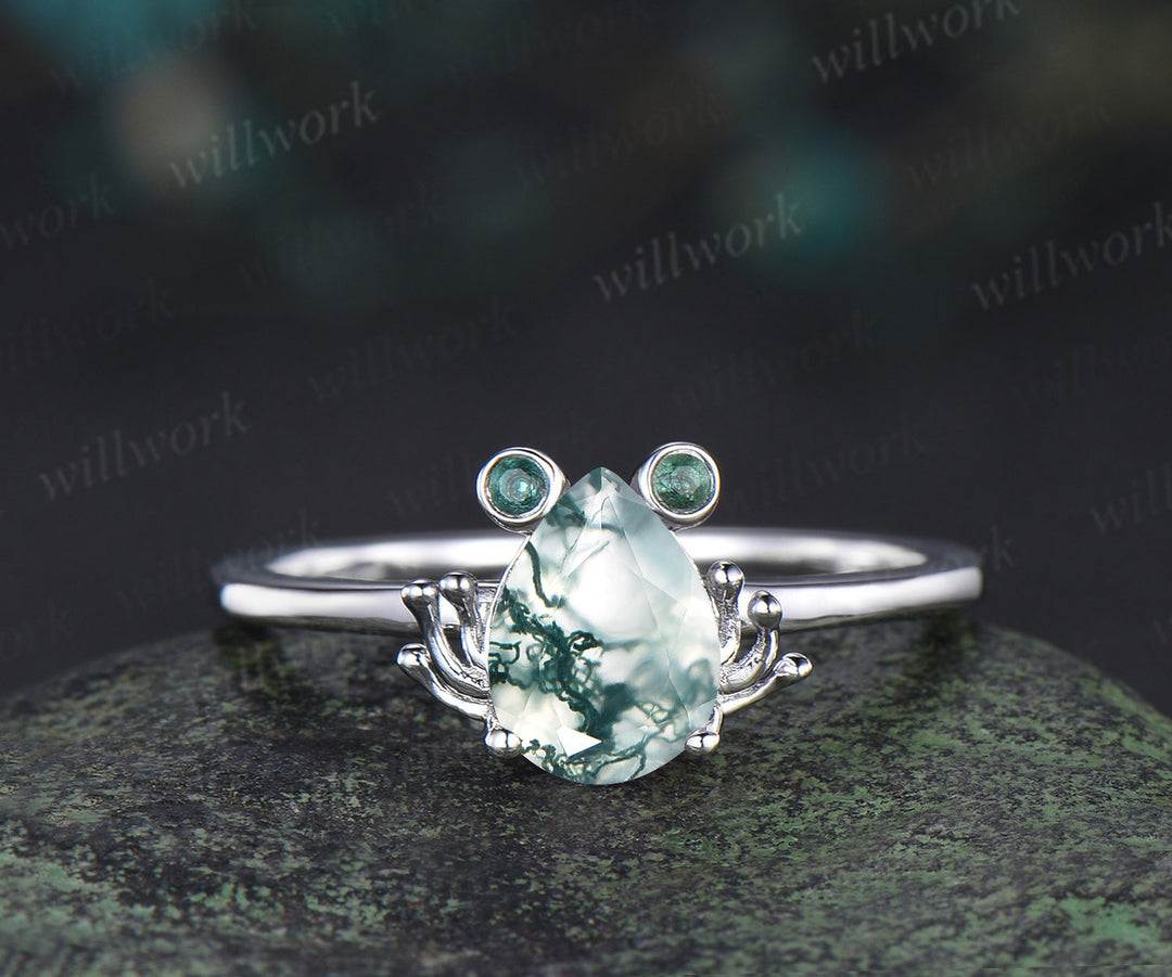 Unique moss agate engagement ring set Frog animal inspired green agate wedding set women pear shaped bridal set anniversary ring for girl
