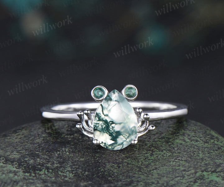 Unique moss agate engagement ring set Frog animal inspired green agate wedding set women pear shaped bridal set anniversary ring for girl