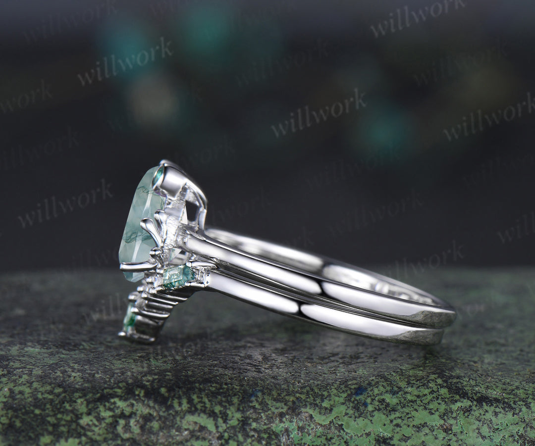 Unique moss agate engagement ring set Frog animal inspired green agate wedding set women pear shaped bridal set anniversary ring for girl