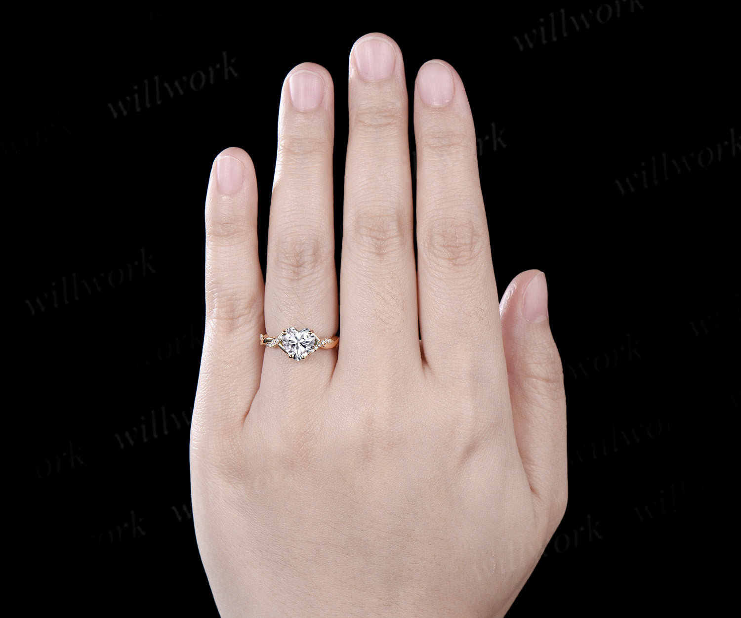 ブリリアント ハート(S) Vintage heart shaped moissanite engagement ring solid 14k yellow