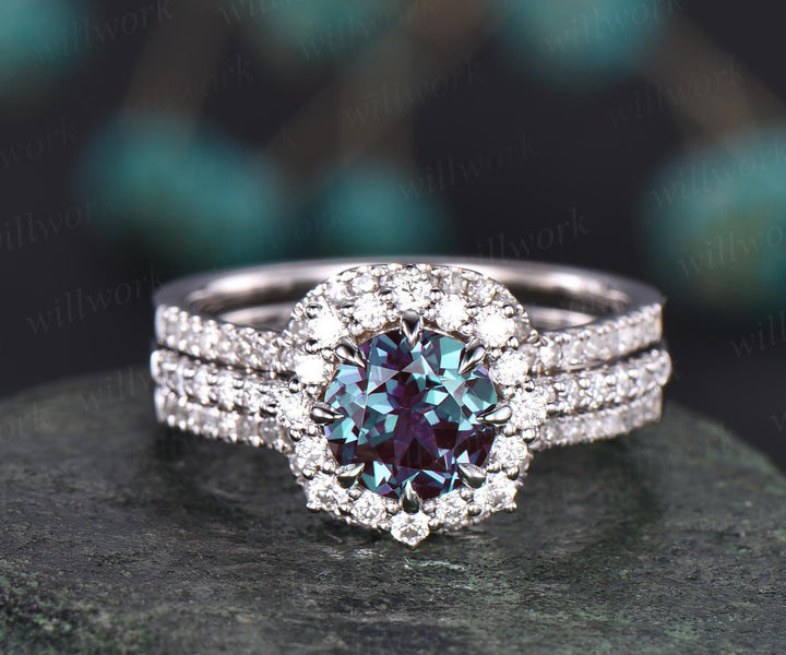 2pcs alexandrite ring set unique bridal set alexandrite engagement ring set 14k rose gold moissanite halo ring diamond wedding band jewelry