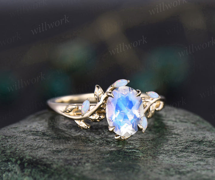 READY TO SHIP: Oval Moonstone Engagement Ring - 18k Yelllow Gold - Ring Size: 6 US