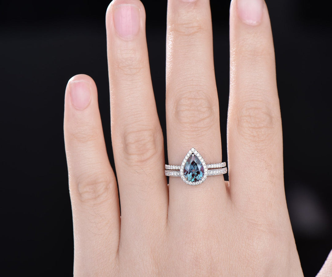 Pear shaped Alexandrite ring vintage white gold halo unique engagement ring set women half eternity diamond bridal ring set jewelry