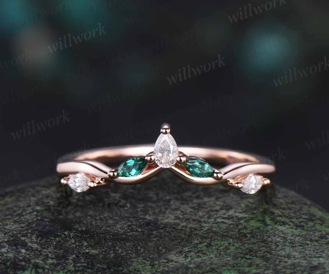 Curved twisted emerald diamond wedding band 14k rose gold art deco stacking wedding ring band women birthstone anniversary ring gift