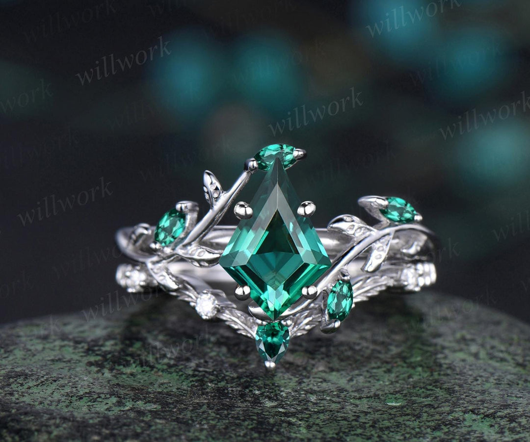 Vintage kite cut green emerald engagement ring set solid 14k yellow gold cluster leaf nature inspired moissanite bridal ring set women gift
