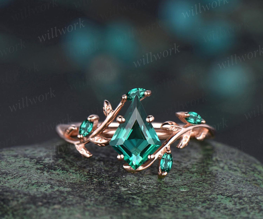 Vintage kite cut green emerald engagement ring set solid 14k yellow gold cluster leaf nature inspired moissanite bridal ring set women gift