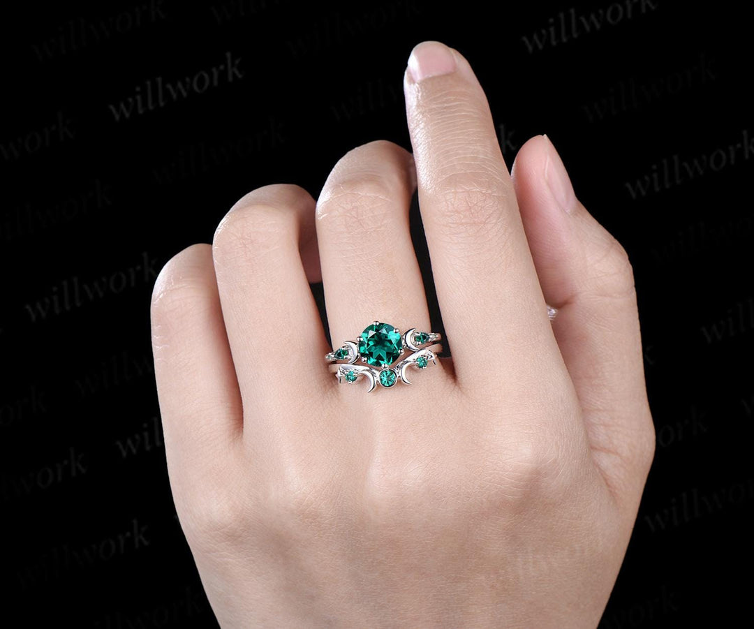 Round cut green emerald ring vintage 18k white gold moon five stone unique engagement ring emerald bezel sun star ring jewelry