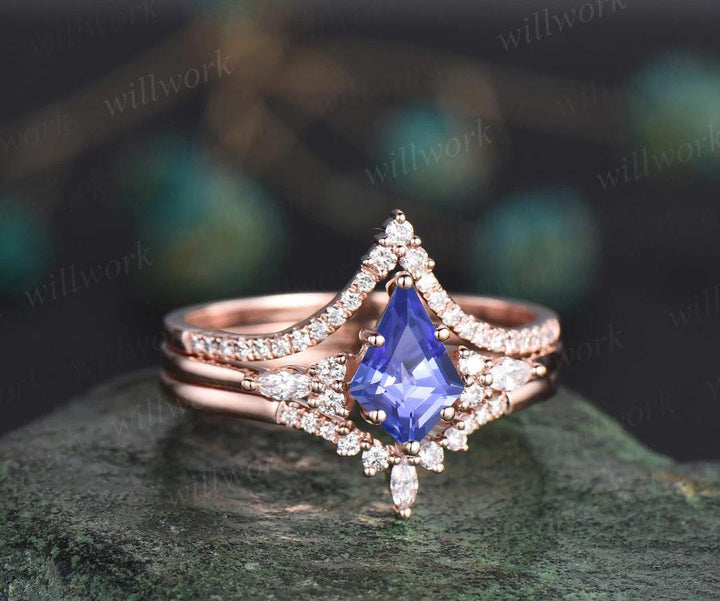 Kite cut natural tanzanite engagement ring set 14k rose gold marquise cut diamond ring women unique bridal wedding ring set gift