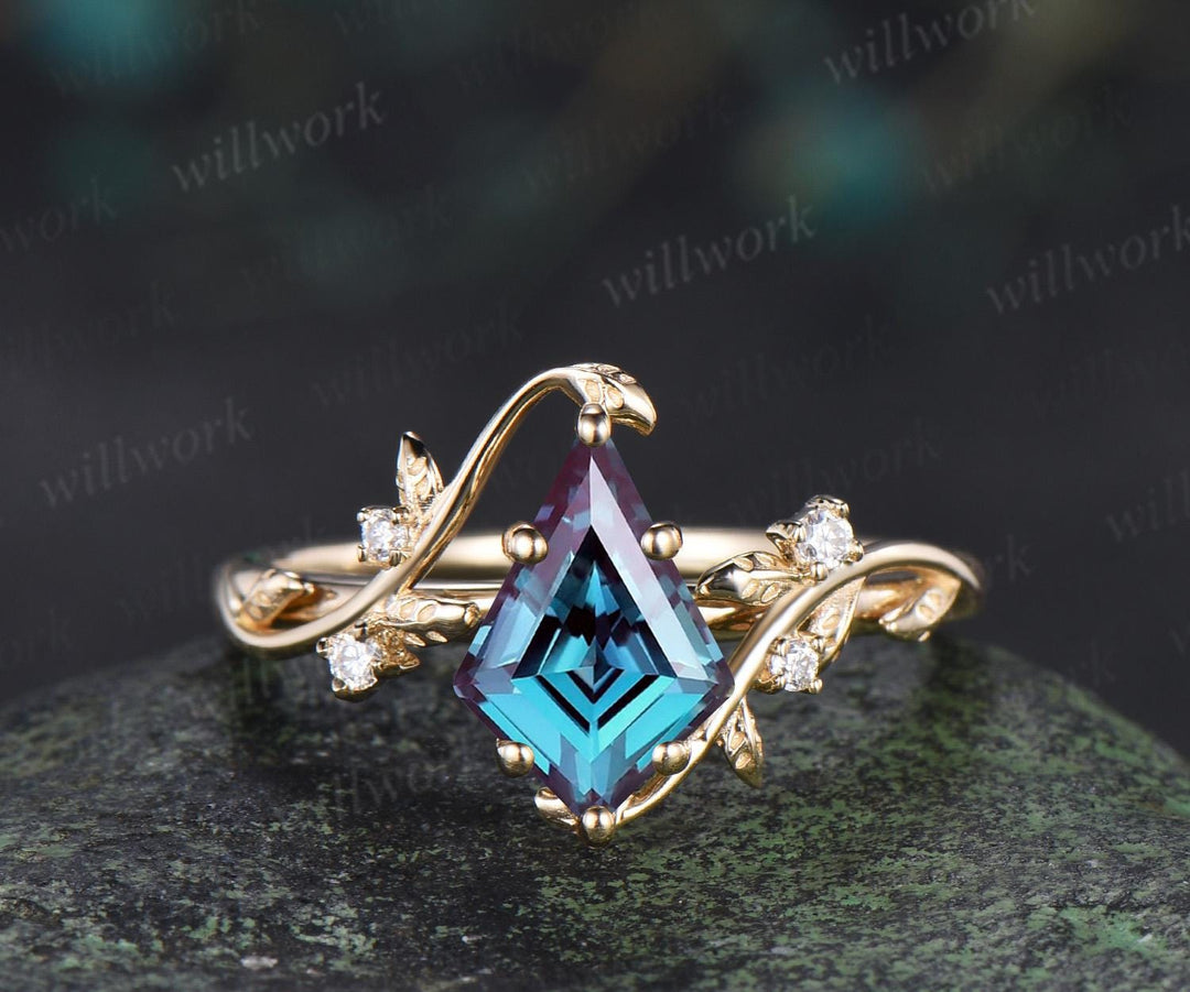 Vintage kite cut alexandrite engagement ring leaf cluster nature inspired moissanite promise anniversary ring set jewelry