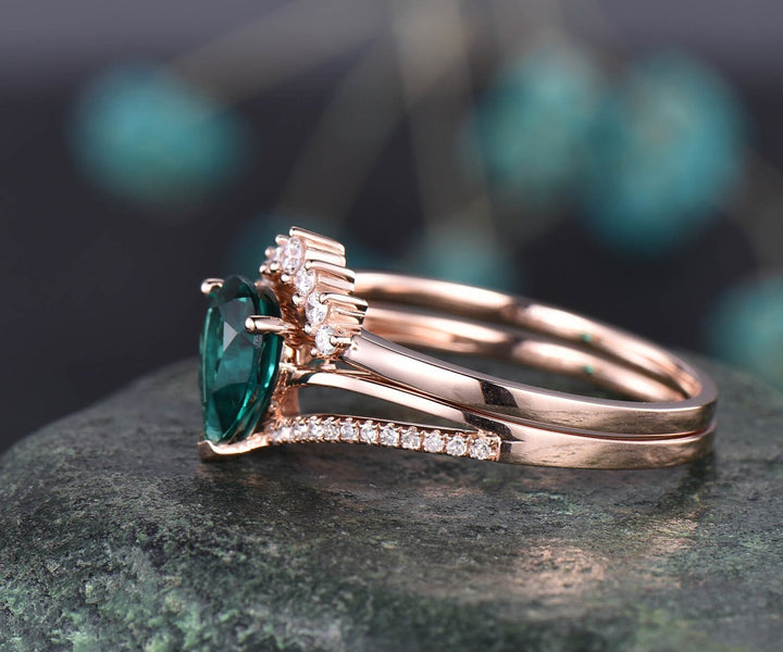Vintage unique engagement ring 2pcs 6x8mm emerald engagement ring set 14k rose gold split shank diamond moissanite band May birthstone ring