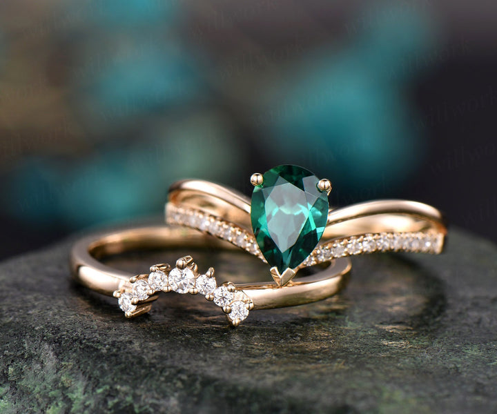 5x7mm emerald engagement ring set yellow gold 2pcs split shank diamond moissanite matching May birthstone crown wedding bridal promise ring
