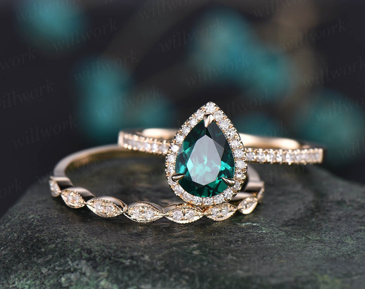 Green emerald engagement ring set rose gold emerald ring vintage diamond halo ring May birthstone ring 2pcs wedding ring set promise ring