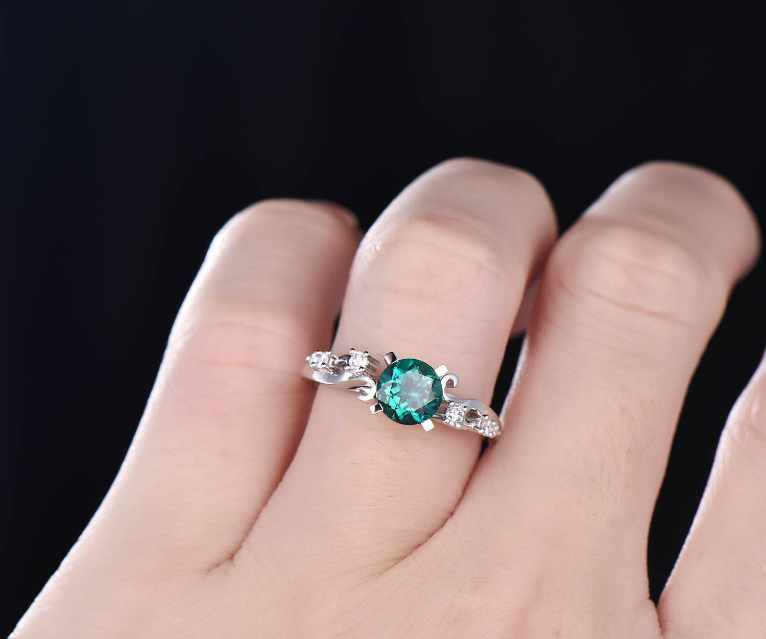 Vintage Emerald Engagement Ring Solid Gold Moissanite Bridal Ring for Women Green Gemstone May buy Birthstone Promise Anniversary Gift for Her