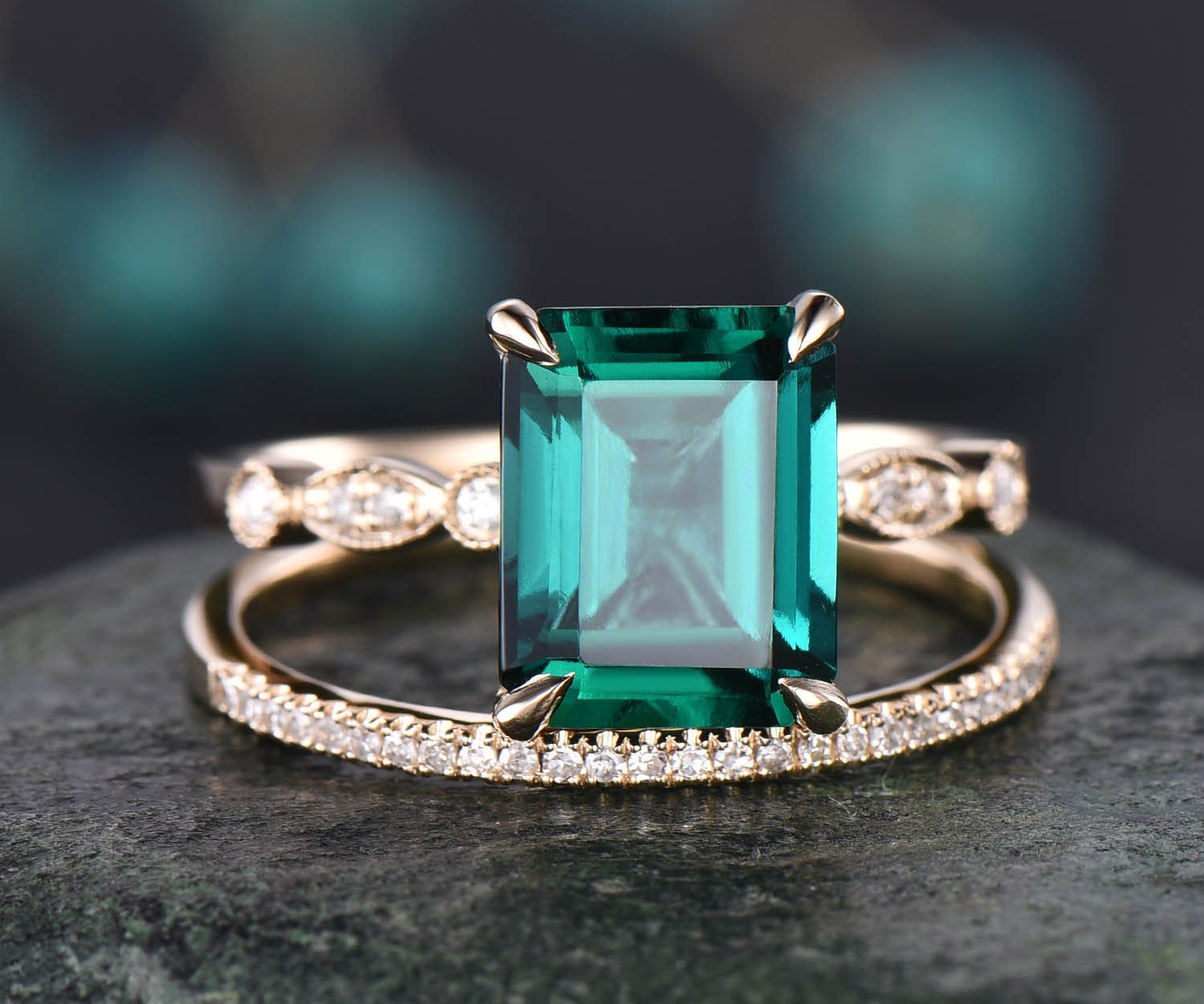 Emerald wedding deals ring sets