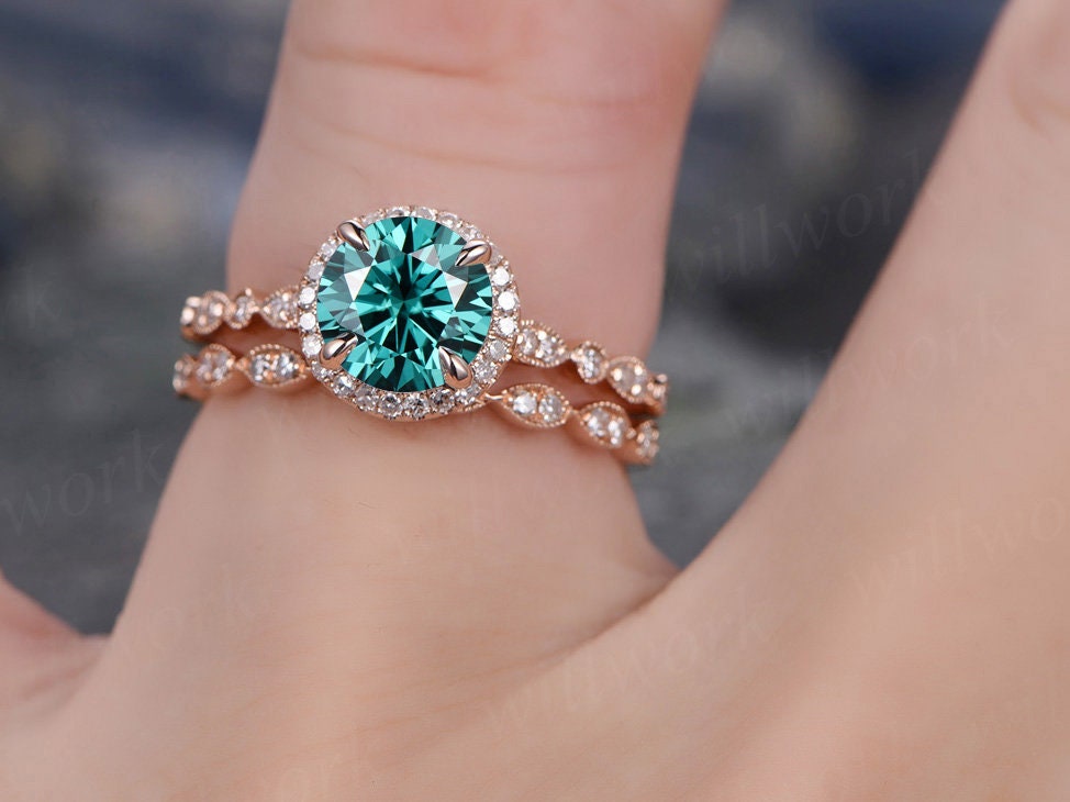 Art deco diamond ring unique vintage halo 1ct engagement ring 2pcs Colorful Green moissanite engagement ring set wedding bridal set jewelry