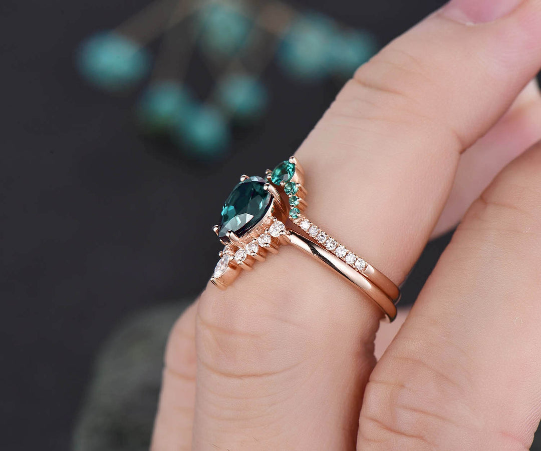 Rose gold ring set emerald bridal set 2pcs pear cut emerald engagement ring set moissanite ring crown marquise unique vintage ring band