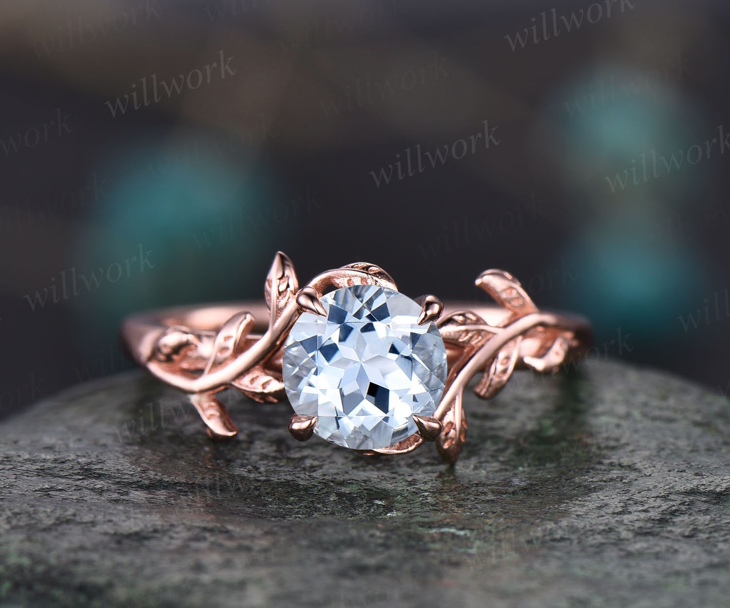 7.5 carat aquamarine .5 carats diamond on either side : r/jewelry