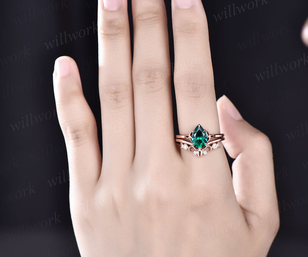 Pear shaped emerald engagement ring set rose gold solitaire unique vintage engagement ring emerald ring for women promise wedding ring set
