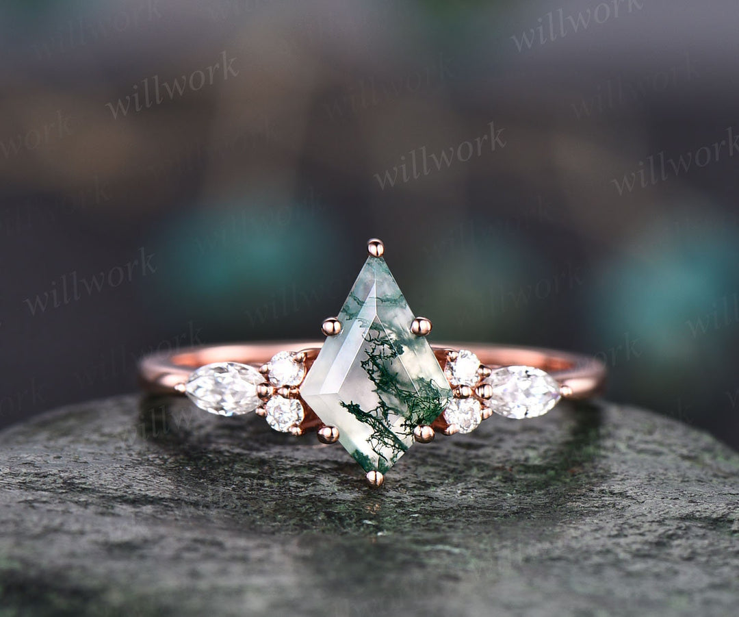 Kite shaped moss agate ring for women vintage unique green moss agate engagement ring set 14k rose gold emerald ring moissanite wedding set