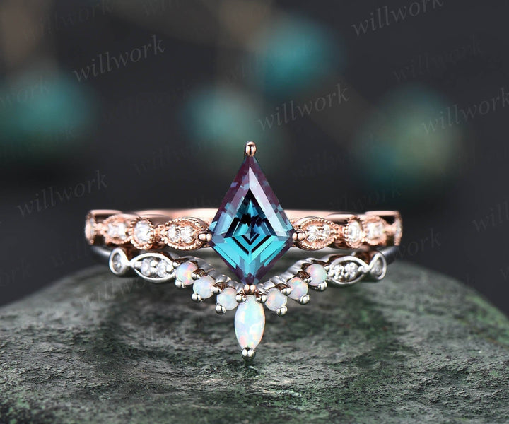 Unique Alexandrite engagement ring set rose gold kite cut ring art deco milgrain diamond ring vintage opal ring for women bridal ring set
