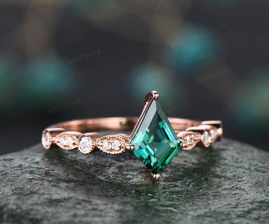 Vintage green emerald engagement ring 18k rose gold kite cut ring art deco half eternity milgrain diamond ring unique wedding ring for women