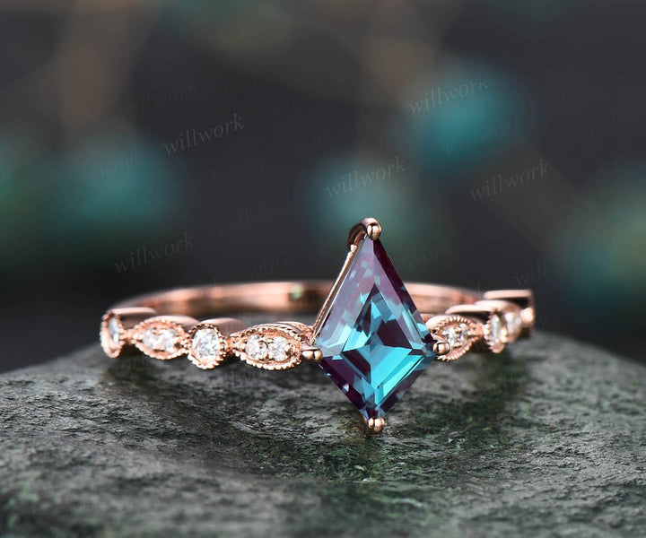 Unique Alexandrite engagement ring set rose gold kite cut ring art deco milgrain diamond ring vintage opal ring for women bridal ring set