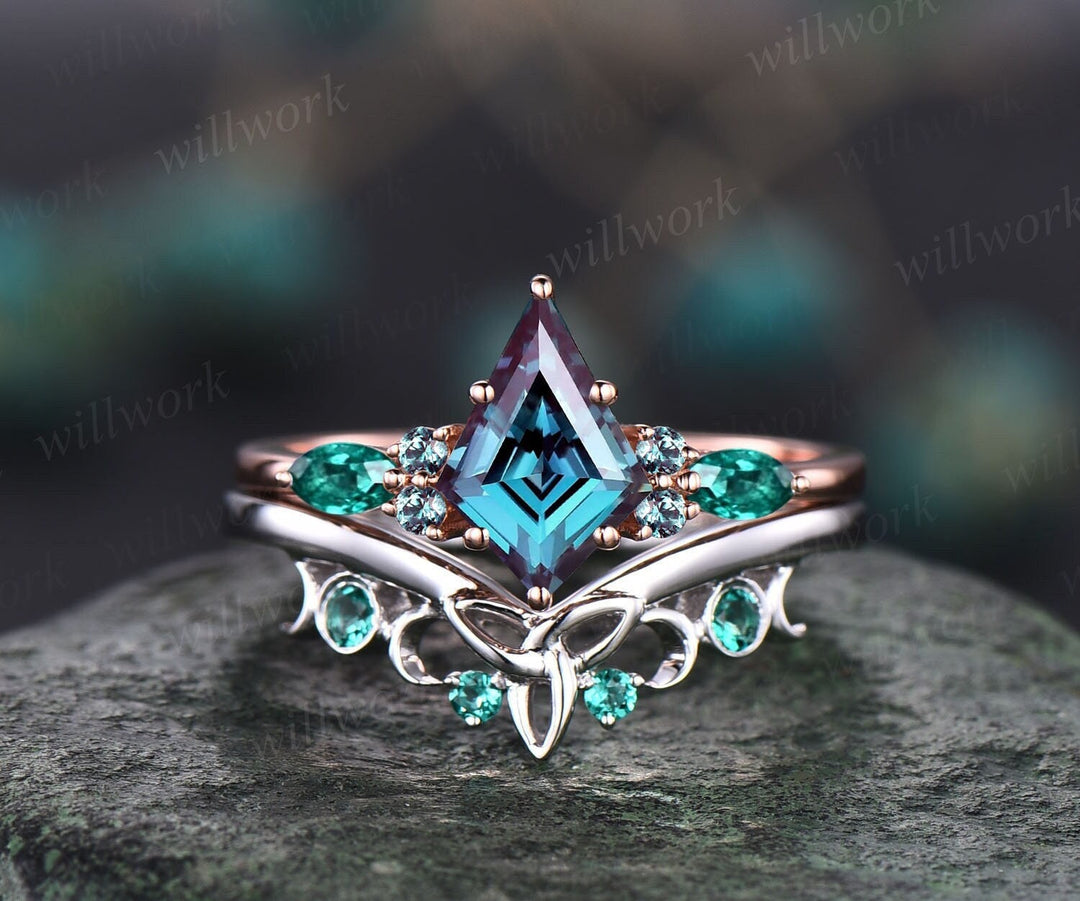 Unique wedding ring set vintage Alexandrite engagement ring set kite cut ring art deco antique dainty emerald ring 14k gold silver for women