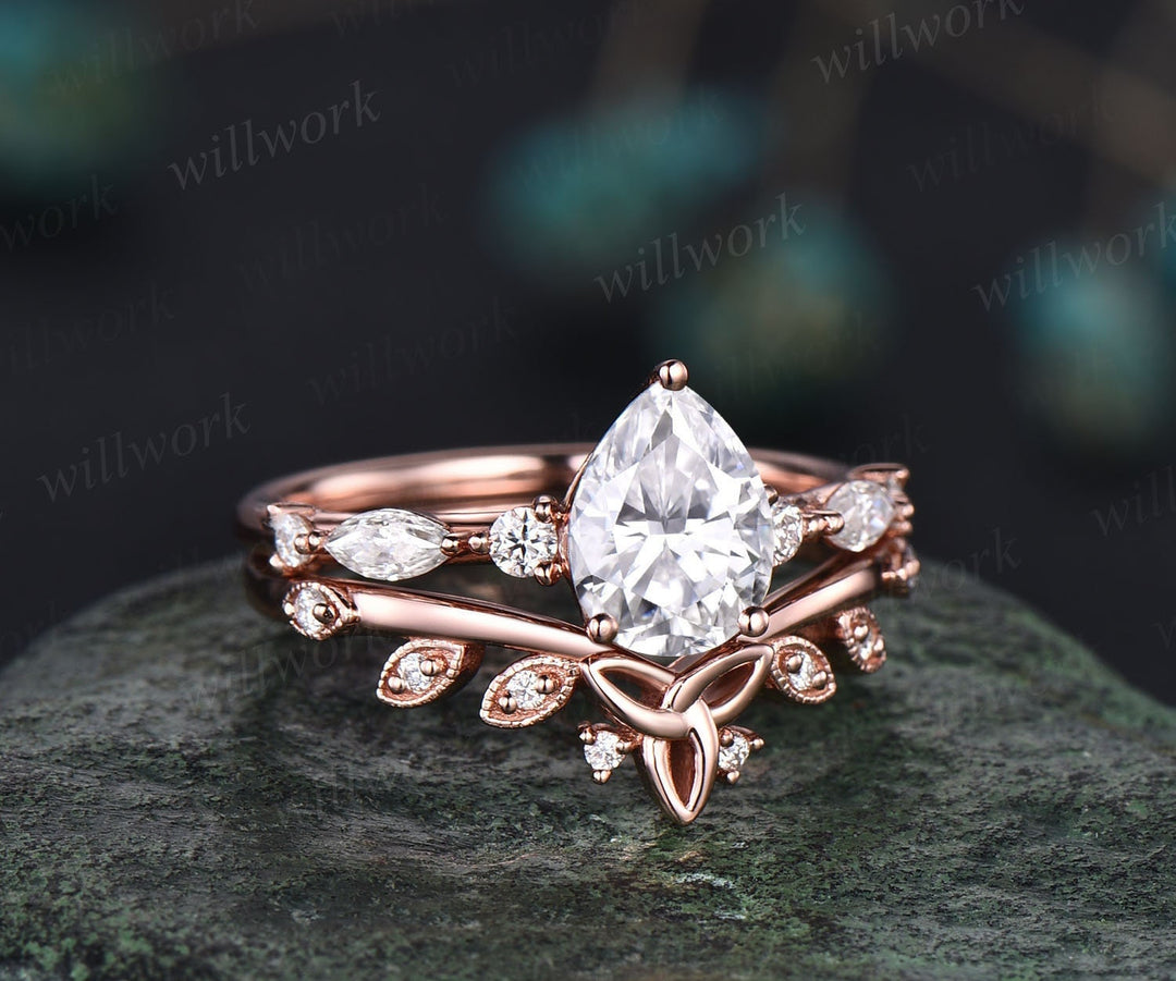 Vintage Oval Moissanite Engagement Ring Set Rose Gold Art Deco Diamond Rings Pear Shaped Moissanite Curved Band Anniversary Bridal Set