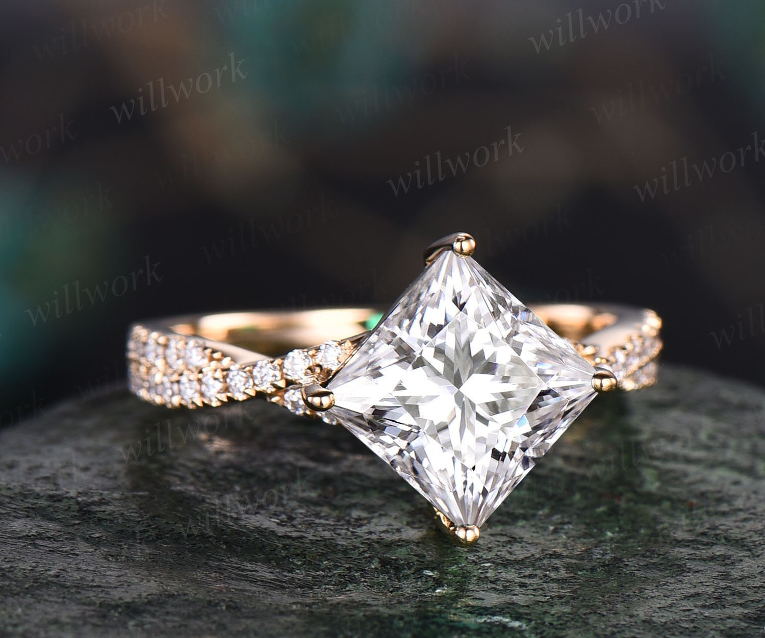 Princess cut deals engagement ring moissanite