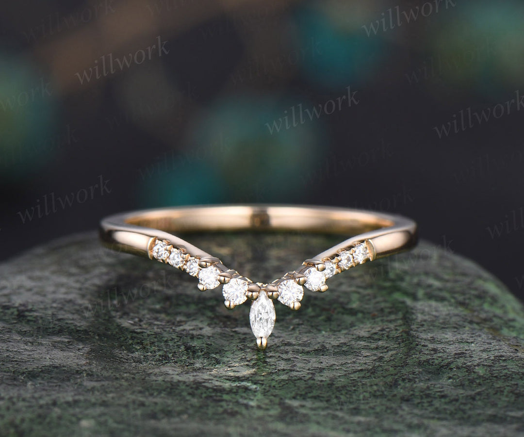 Vintage Curved V shaped diamond wedding band 14k 18k rose gold art deco unique moissanite wedding ring band dainty anniversary ring women