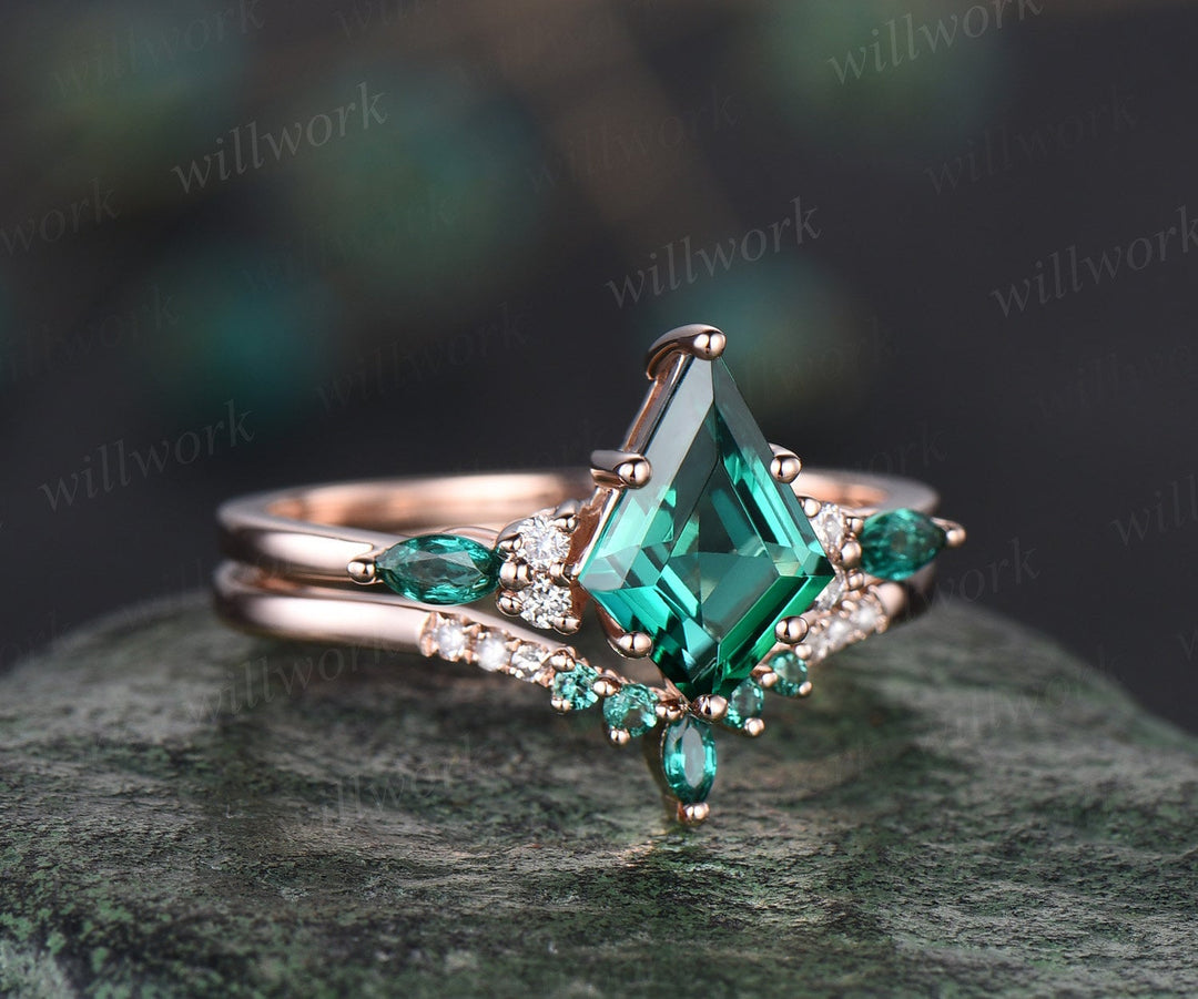 Discover the Elegance of Emerald Engagement Rings with Lab Made Diamonds Discover the Elegance of Emerald Engagement Rings with Lab Made Diamonds