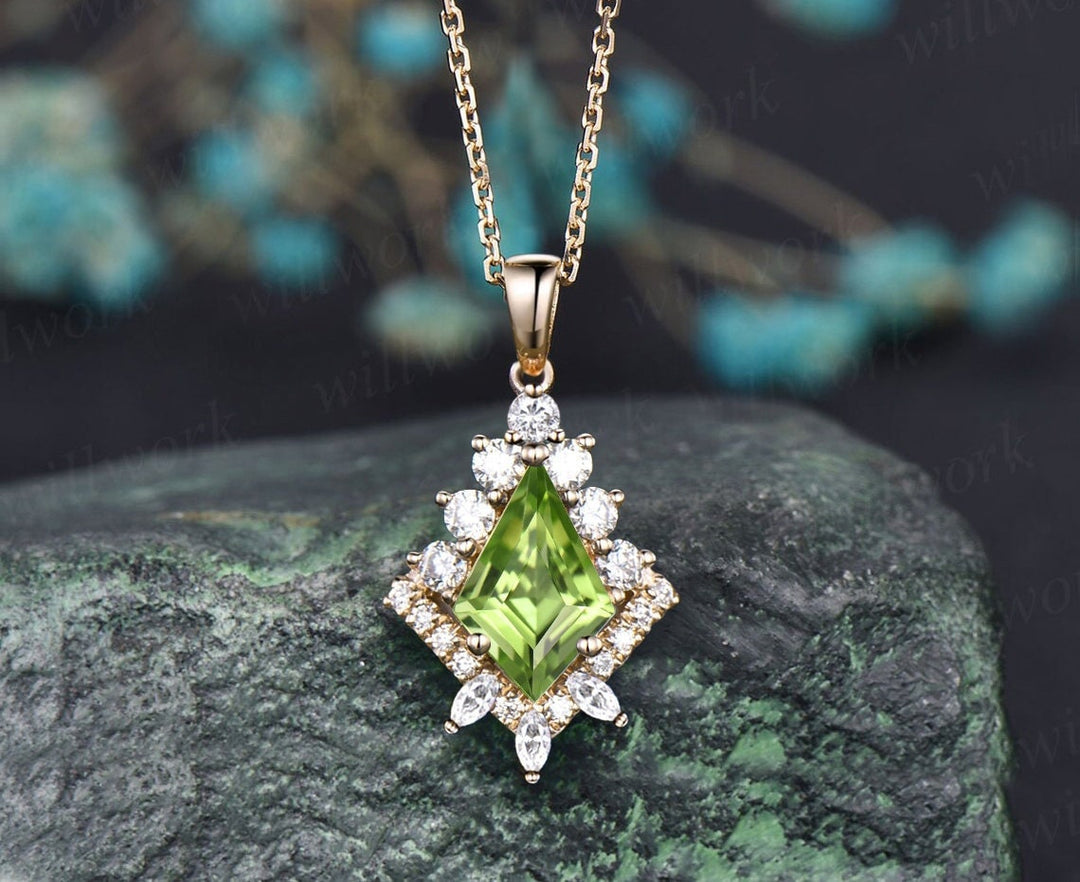 Vintage kite natural peridot necklace solid 14k 18k yellow gold