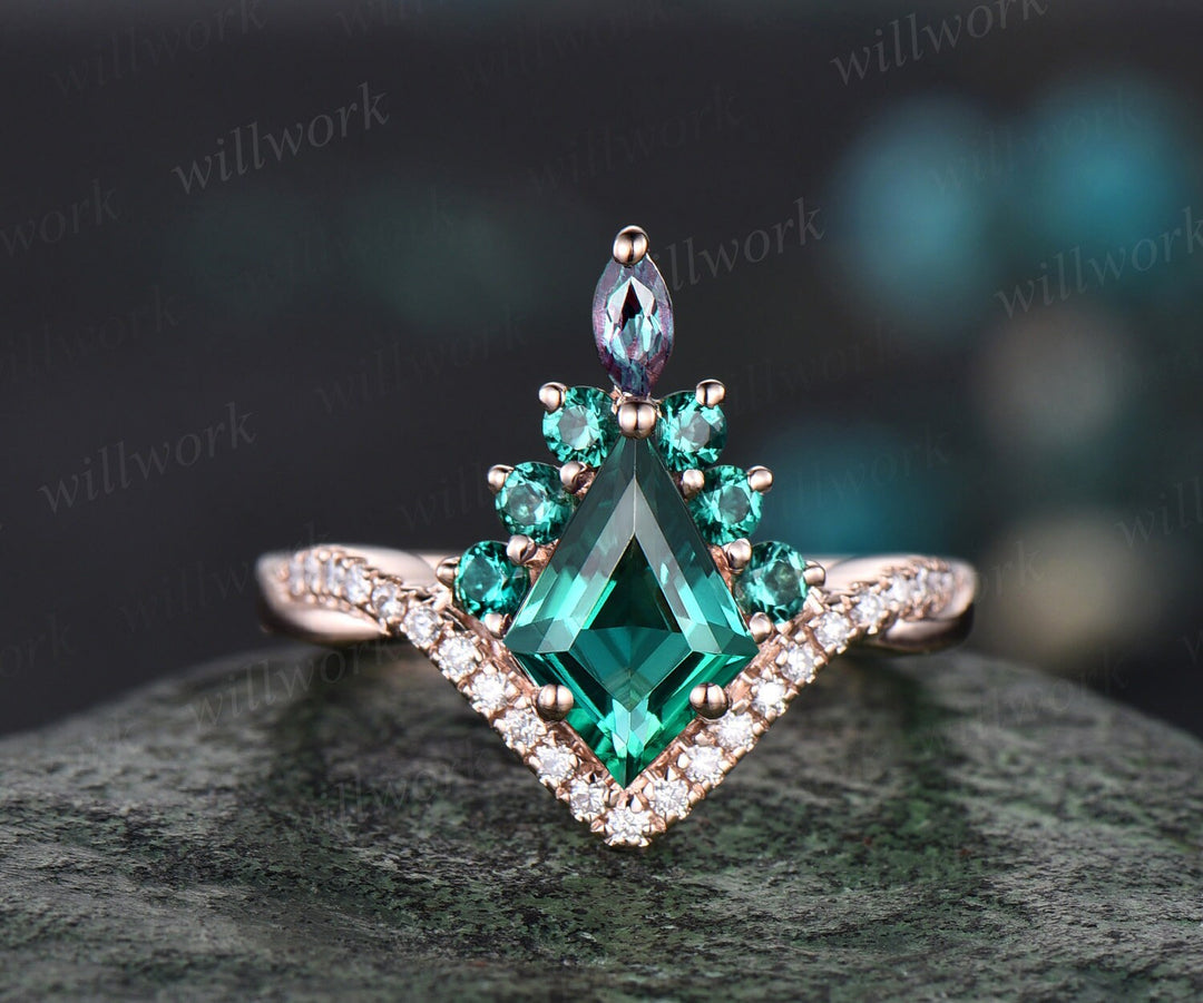 Vintage kite green emerald engagement ring set rose gold art deco alexandrite emerald ring women twisted halo diamond bridal promise ring